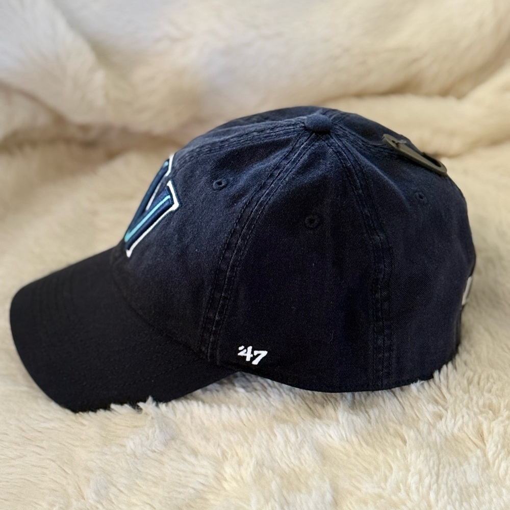 New with tags Navy blue Villanova baseball hat ‘47 Lg - Picture 2 of 4